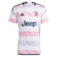 Dres Juventus Weston McKennie #16 Preč 2023-24 Krátky Rukáv